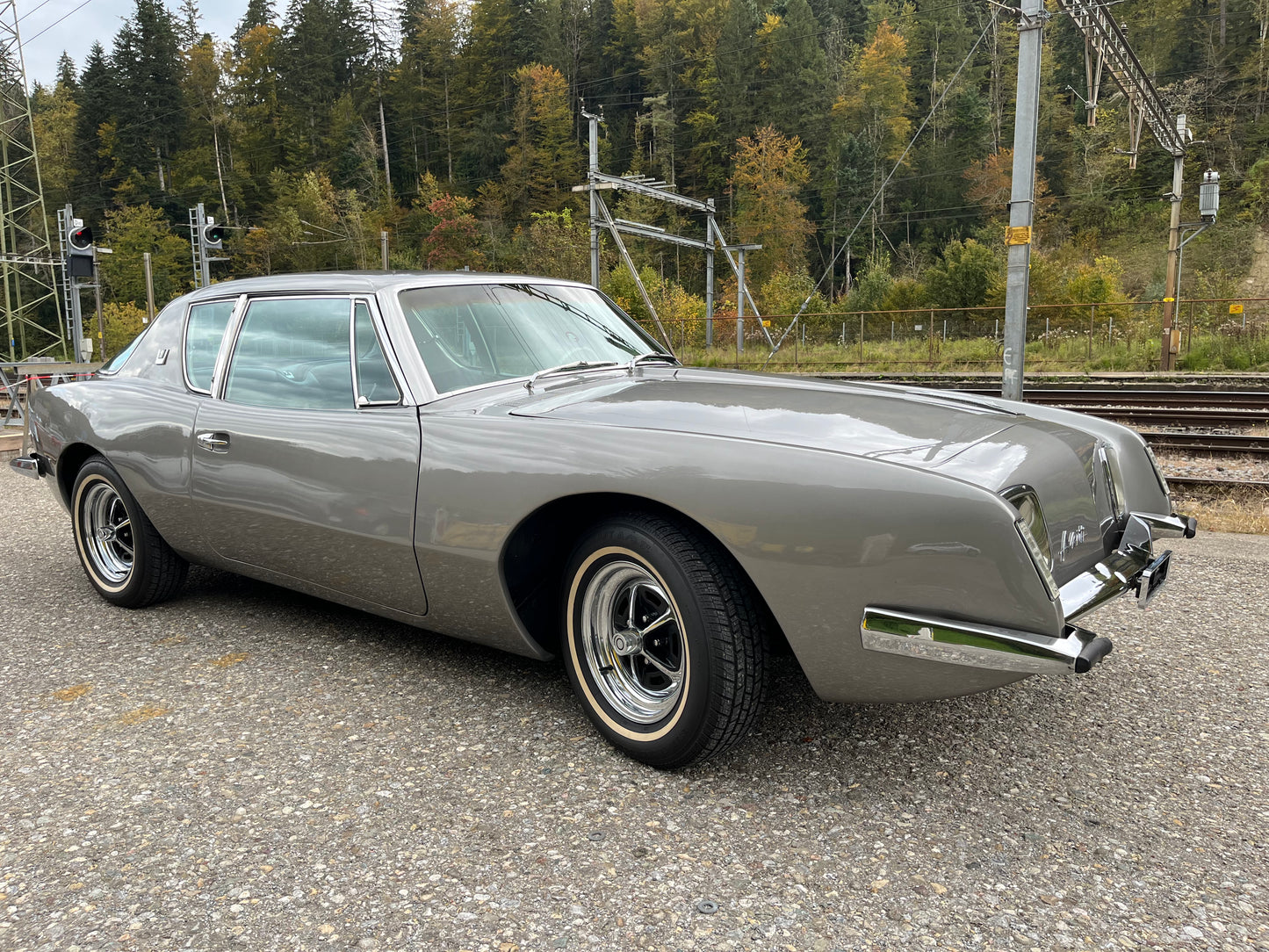 Vintage 1963 Studebacker-Avanti