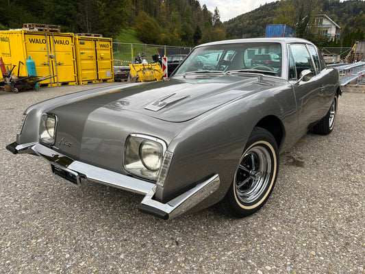 Vintage 1963 Studebacker-Avanti